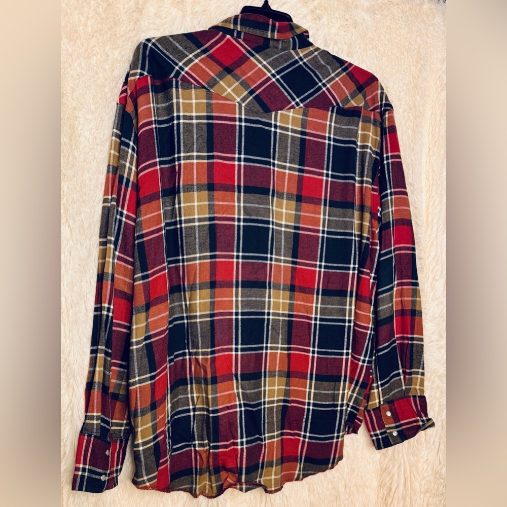 Wrangler Men's Red and Brown Plaid Button Down Shirt - Picture 2 of 2